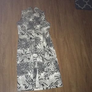 Casual black and white dress perfect for anywhere.